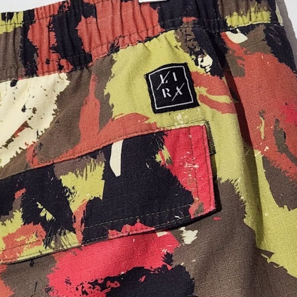 Lira Men's Camo Cargo Shorts- Excellent Condition- Size Large - Picture 4 of 6
